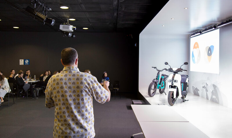 Color, luz y diseño de espacios de trabajo públicos en Yamaha Light Meeting Point con participación del IED Barcelona